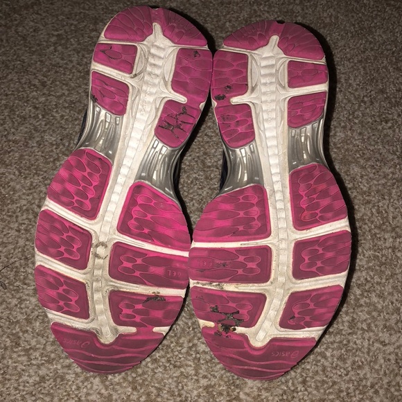 Donated to a shelter ASICS GEL-CUMULUS 18 running shoes! - Picture 4 of 8